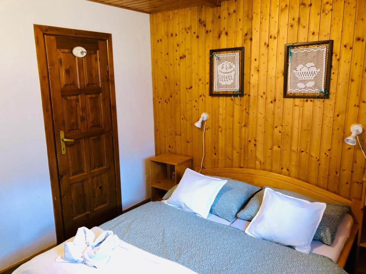 Privát Majo Hotel Lipótszentmiklós Kültér fotó