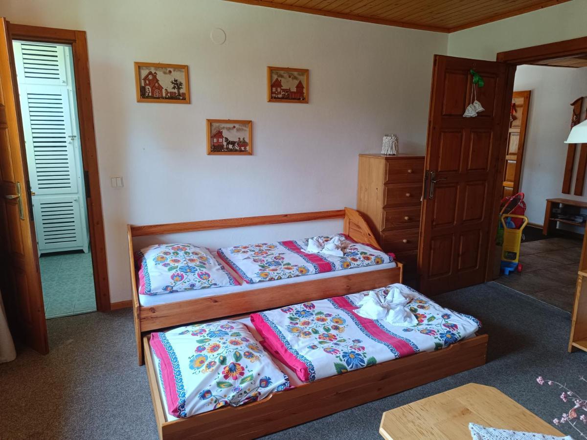 Privát Majo Hotel Lipótszentmiklós Kültér fotó