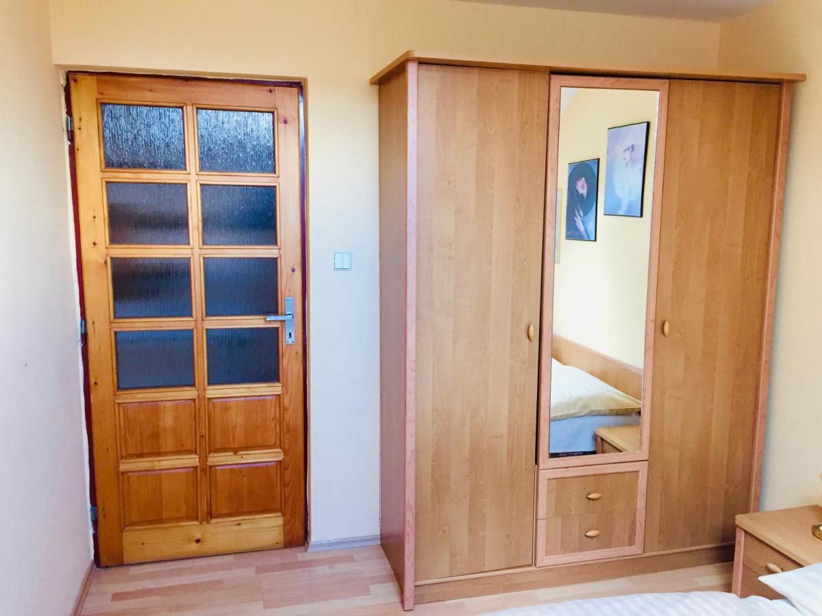 Privát Majo Hotel Lipótszentmiklós Kültér fotó